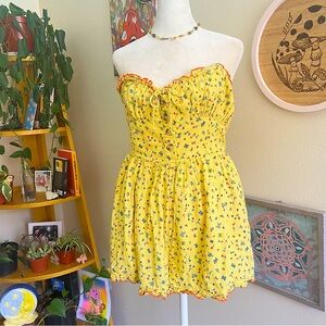ditsy patterned romper 🐣